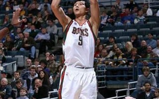 NBA回顾：历史性赛季与传奇球员的辉煌时刻(nba历史赛季得分榜)